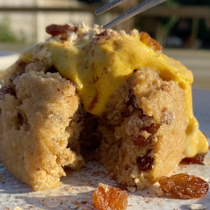 Spotted Dick Baked Oats in a Cup