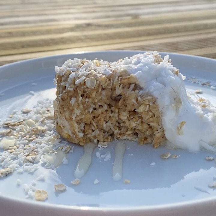 Coconut Baked Oats Mug