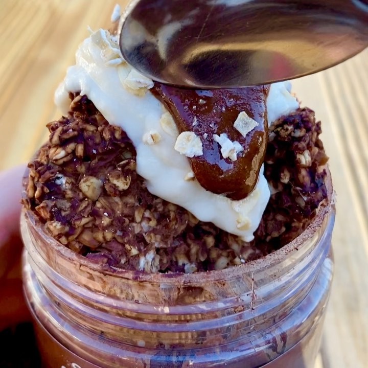 Thick Chocolate Brownie Overnight Oats