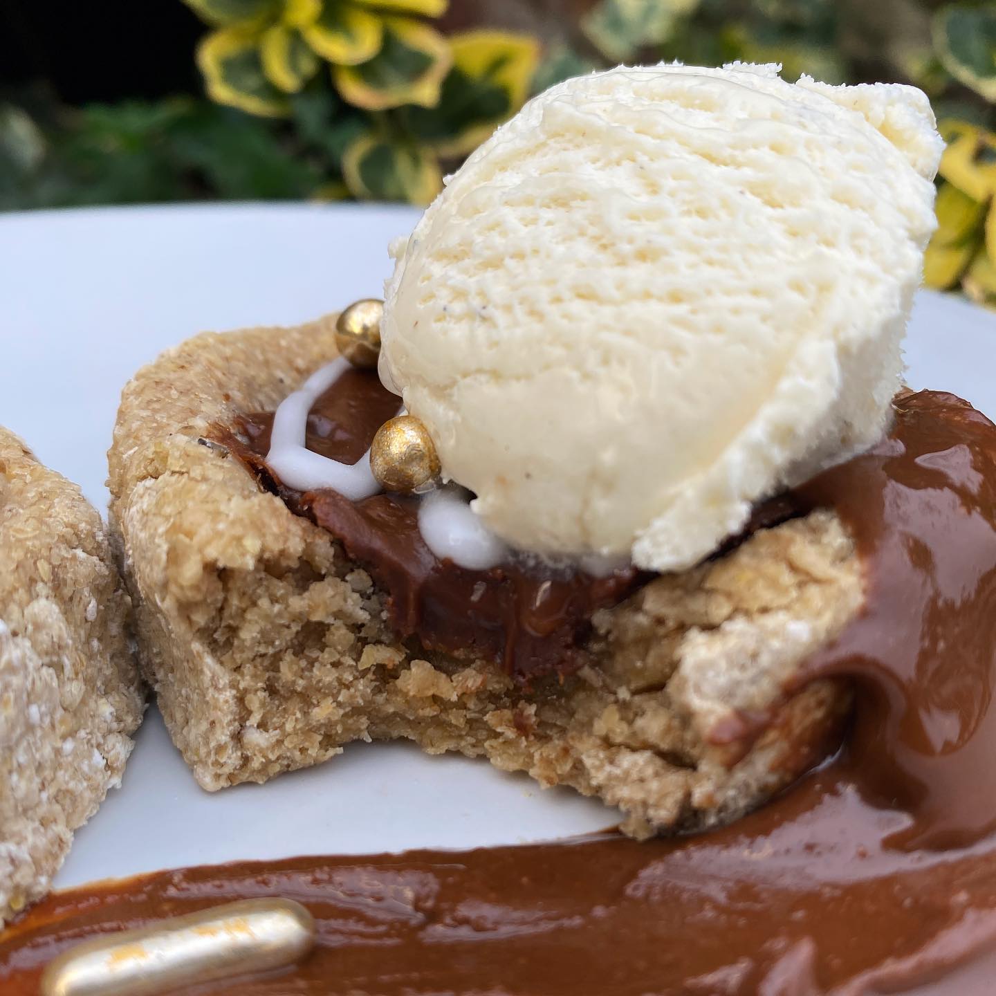 Healthy Chocolate Tarts with Baked Oats