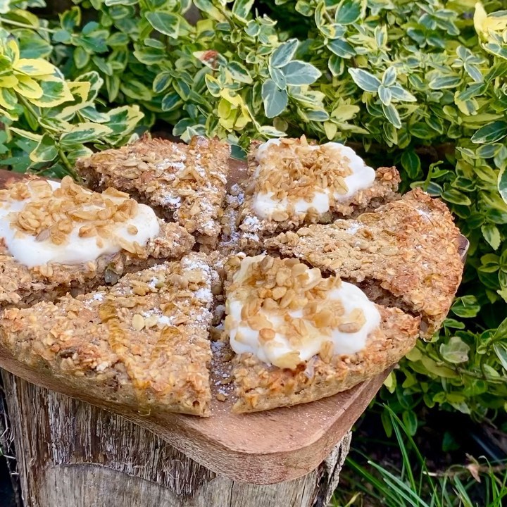 Nutritious Baked Oats with Banana and Seeds