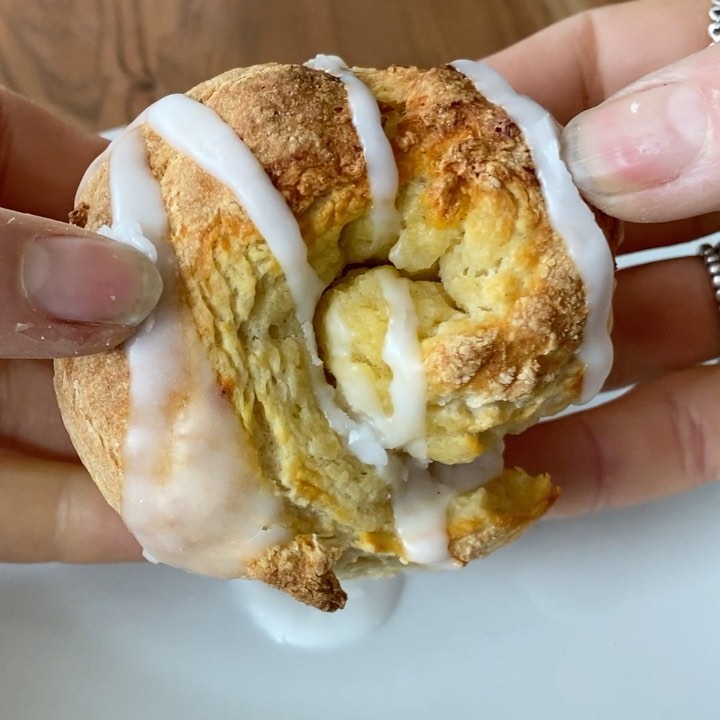 Lemon Drizzle Bread Roll