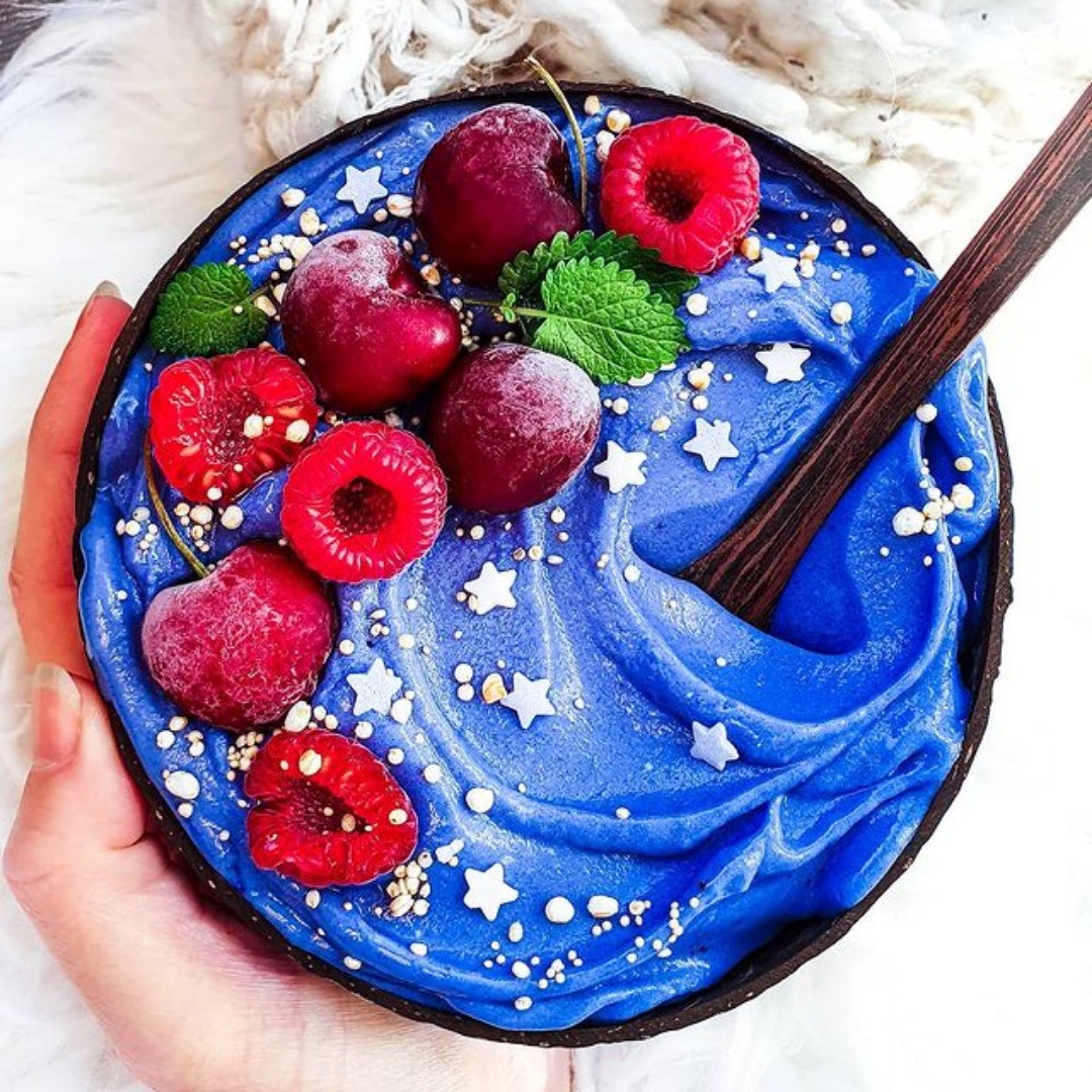 Blue Spirulina Banana Mango Smoothie