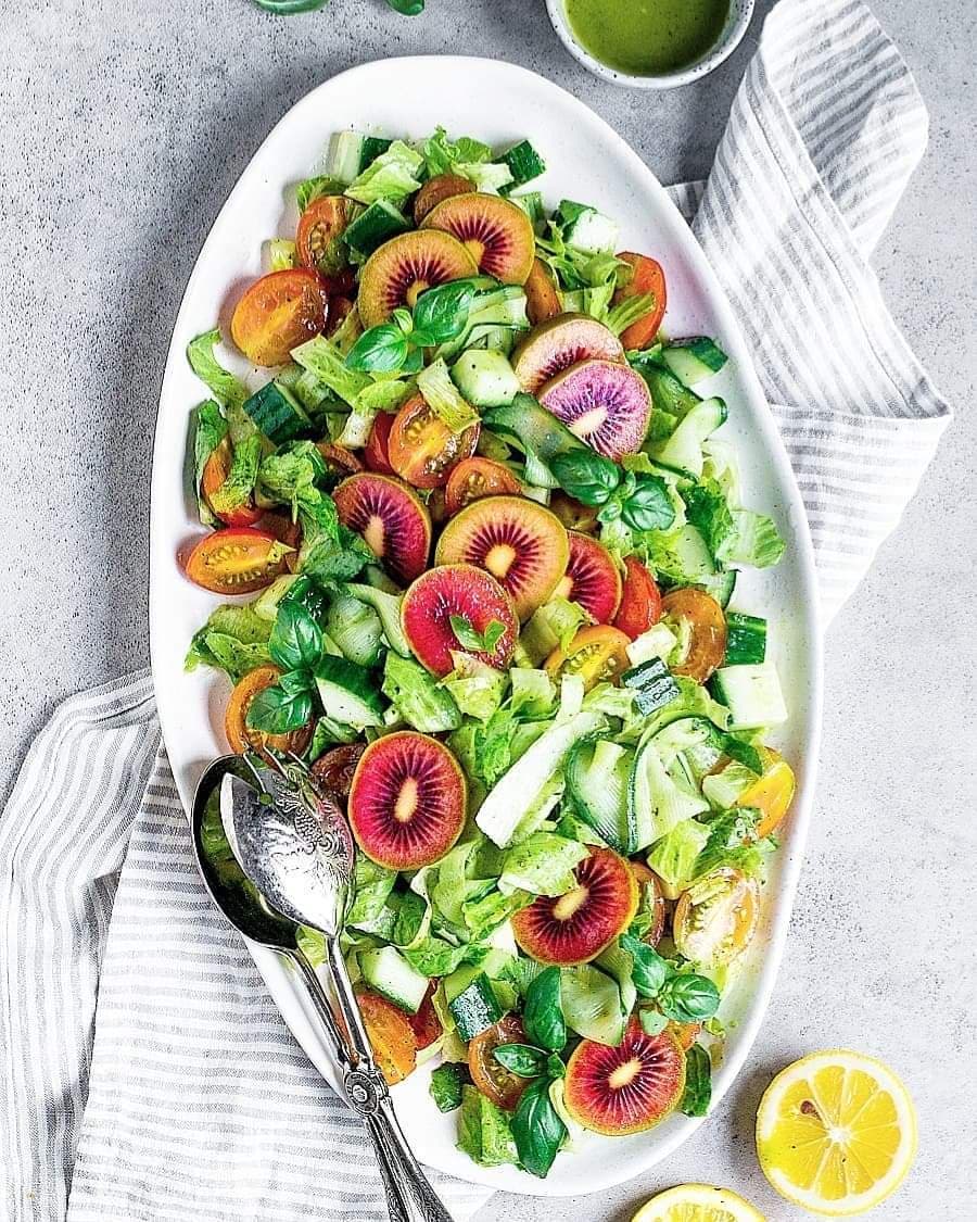 Refreshing Cucumber and Kiwi Salad