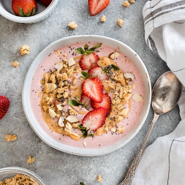 Healthy Strawberry Smoothie Bowl with Almond Milk