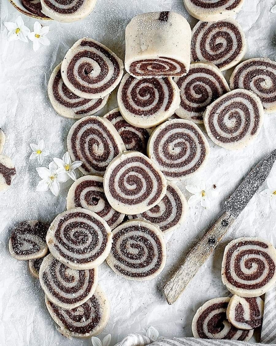 Vegan Pinwheel Treats with Cardamom and Chocolate