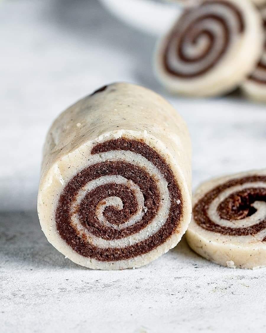 Vegan Pinwheel Treats with Cardamom and Chocolate
