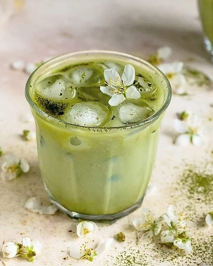 Creamy Matcha Almond Milk Latte