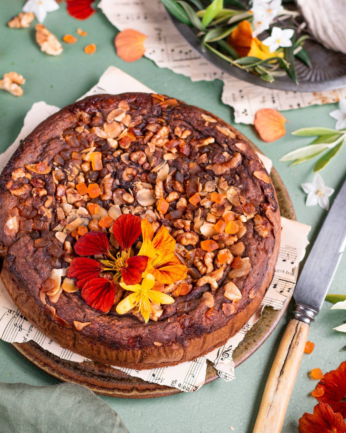 Sugar-Free Banana Cake with Date Puree