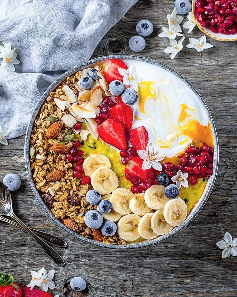 Tropical Vibes Oat Breakfast Bowl