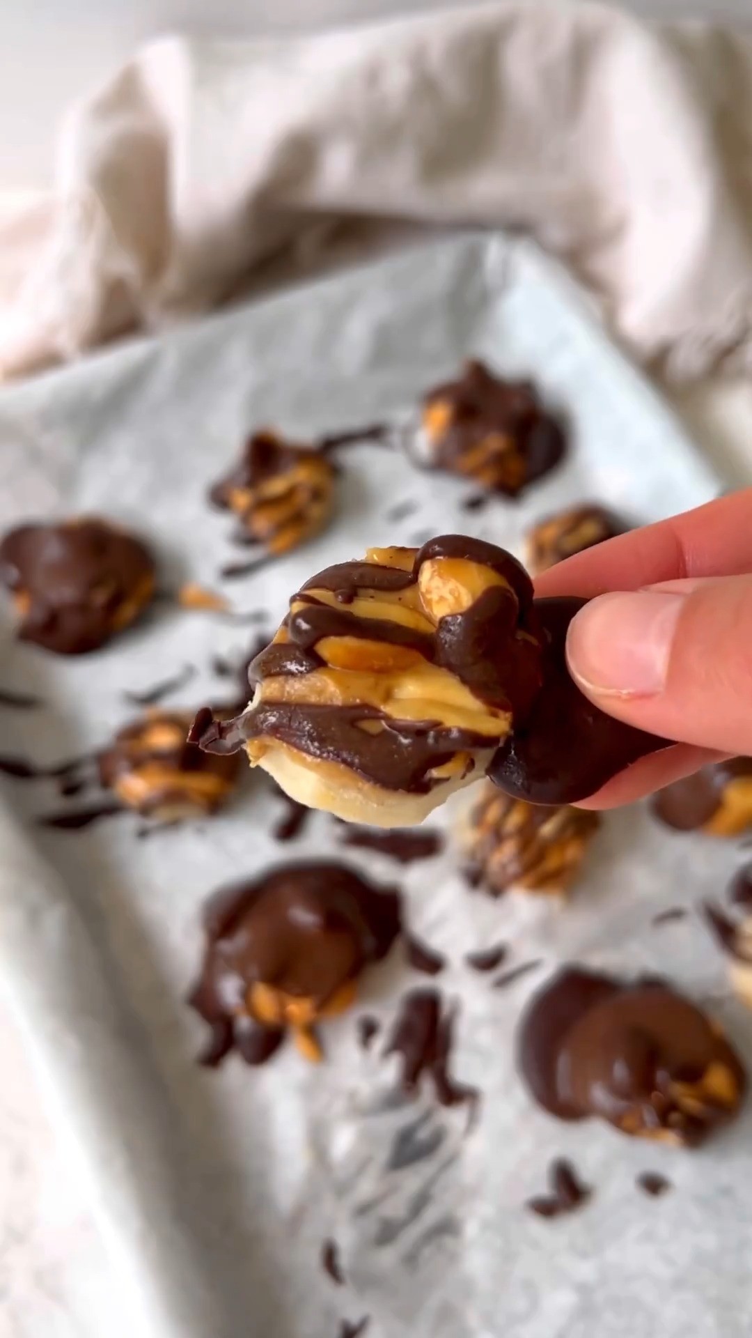 Homemade Snicker-Inspired Frozen Banana Bites