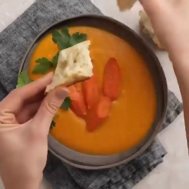 Creamy Vegan Carrot Soup