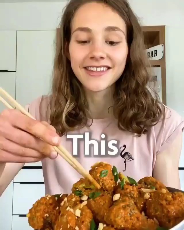Crispy Baked Broccoli with Peanut Sauce