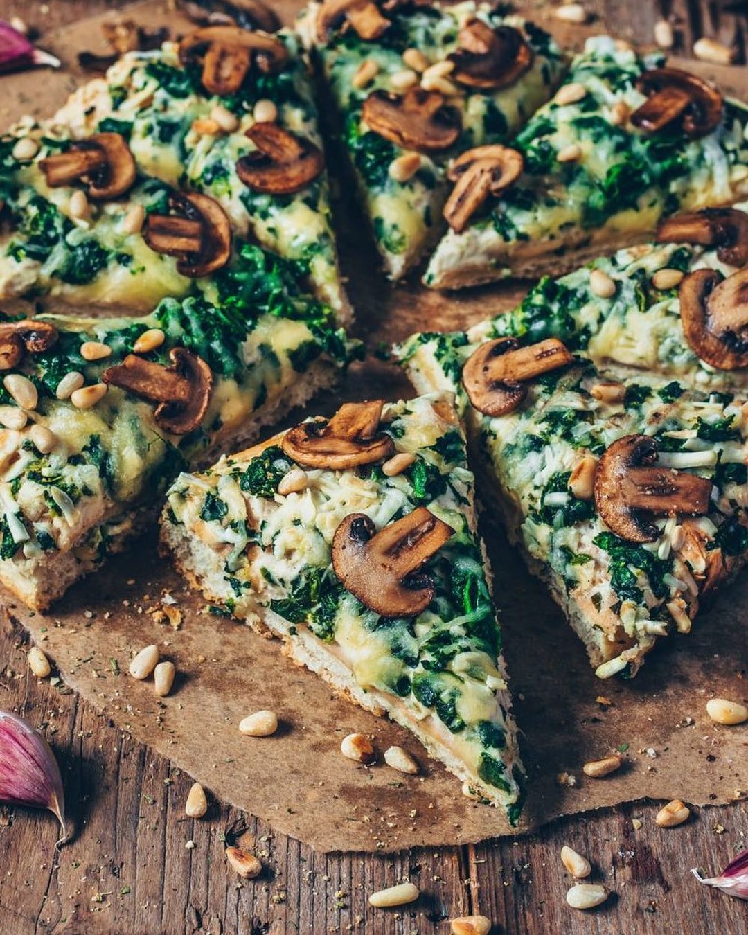 Garlic Mushroom and Spinach Pizza