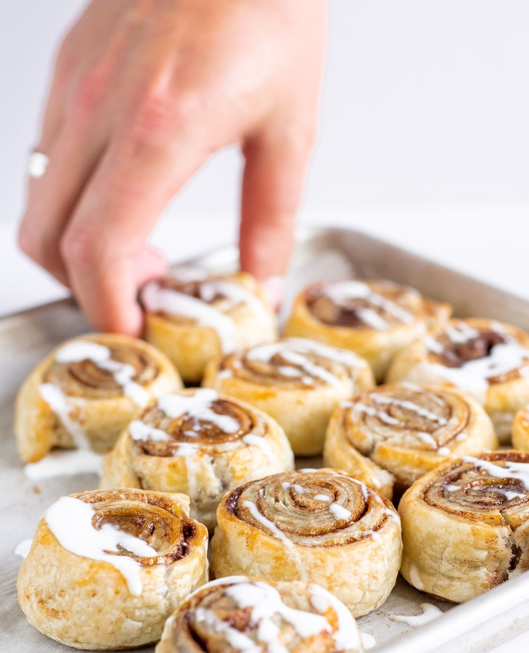 Easy Vegan Cinnamon Rolls