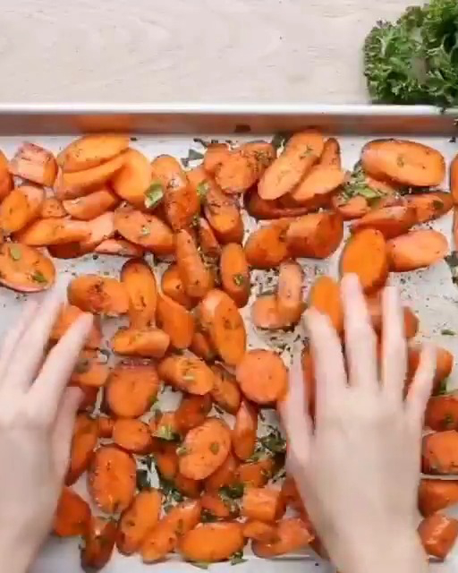 Paprika Herb Roasted Carrots