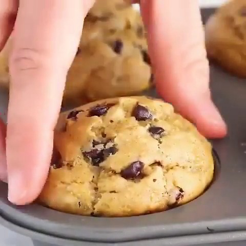 Vegan Chocolate Chip Muffins