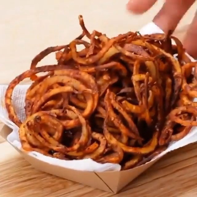 Spicy Oven-Baked Curly Fries
