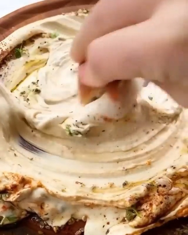 Very Smooth Hummus with Canned Chickpeas