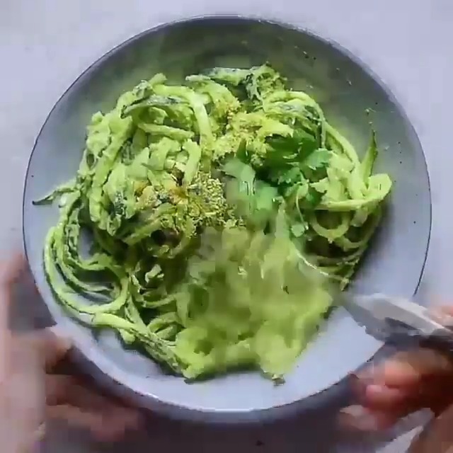 Creamy Zucchini Avocado Sauce