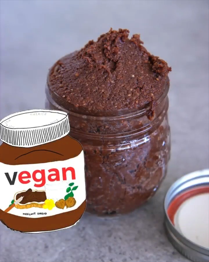 Simple Vegan Hazelnut Chocolate Spread