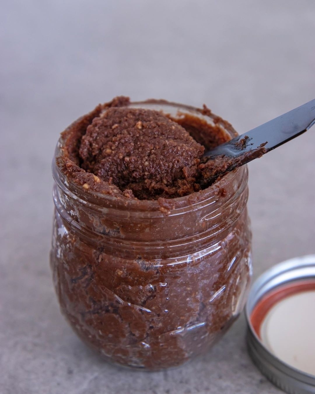 Simple Vegan Hazelnut Chocolate Spread
