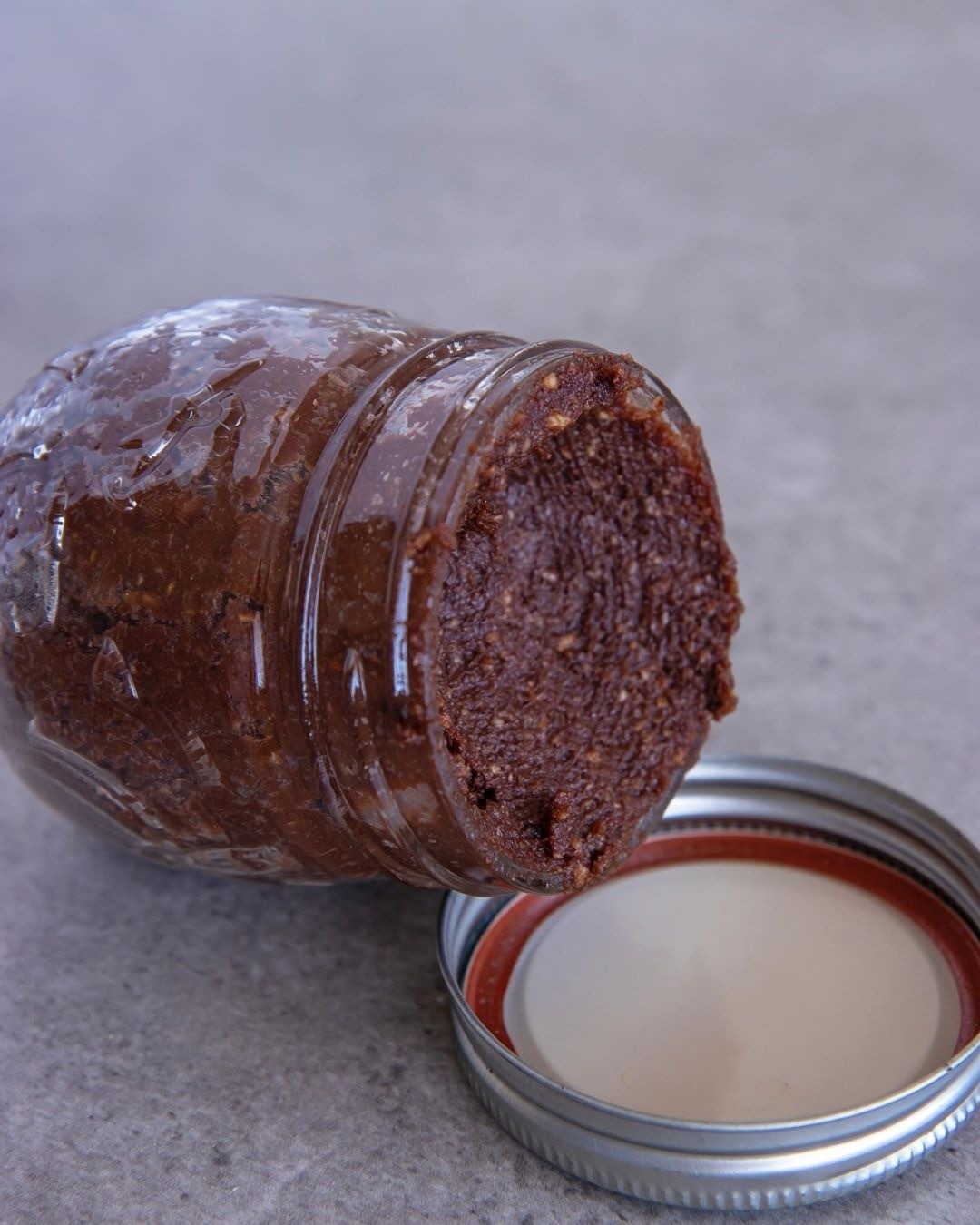 Simple Vegan Hazelnut Chocolate Spread