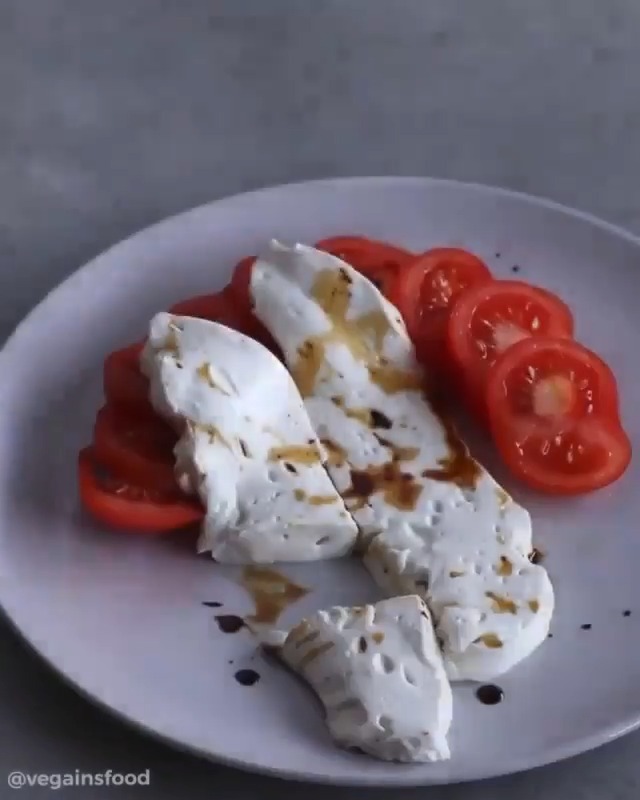 Vegan Mozzarella Cheese from Cashews