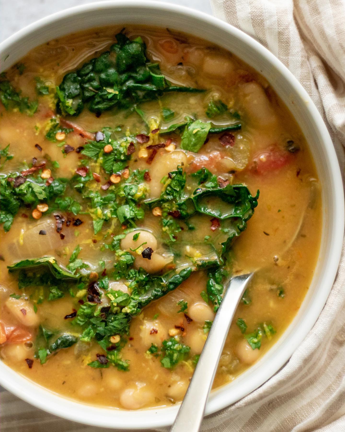Creamy Roasted Tomato and White Bean Soup