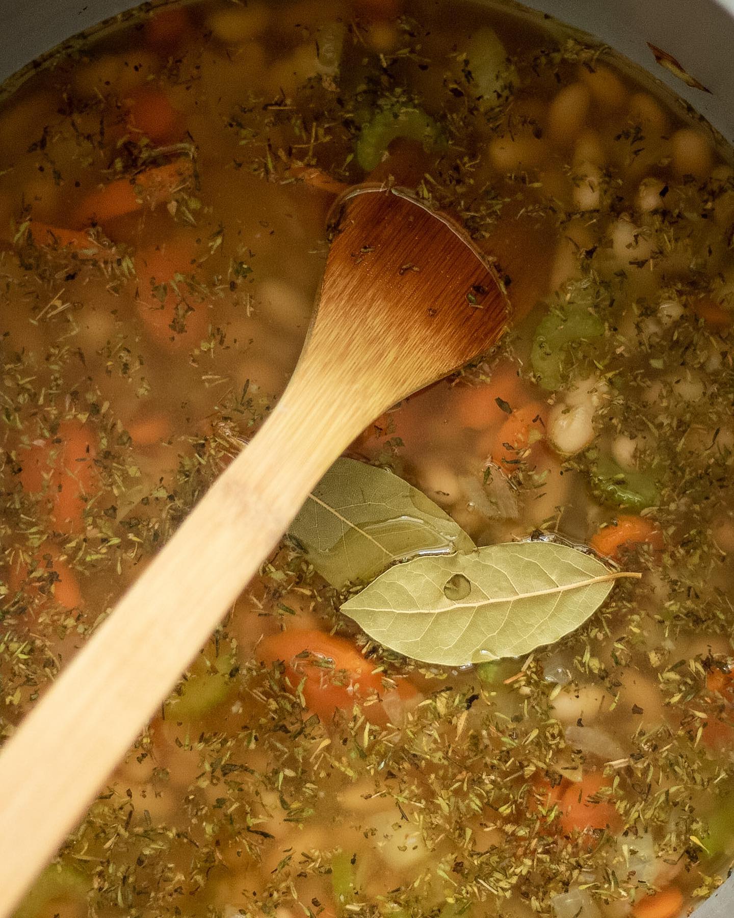 Creamy Roasted Tomato and White Bean Soup