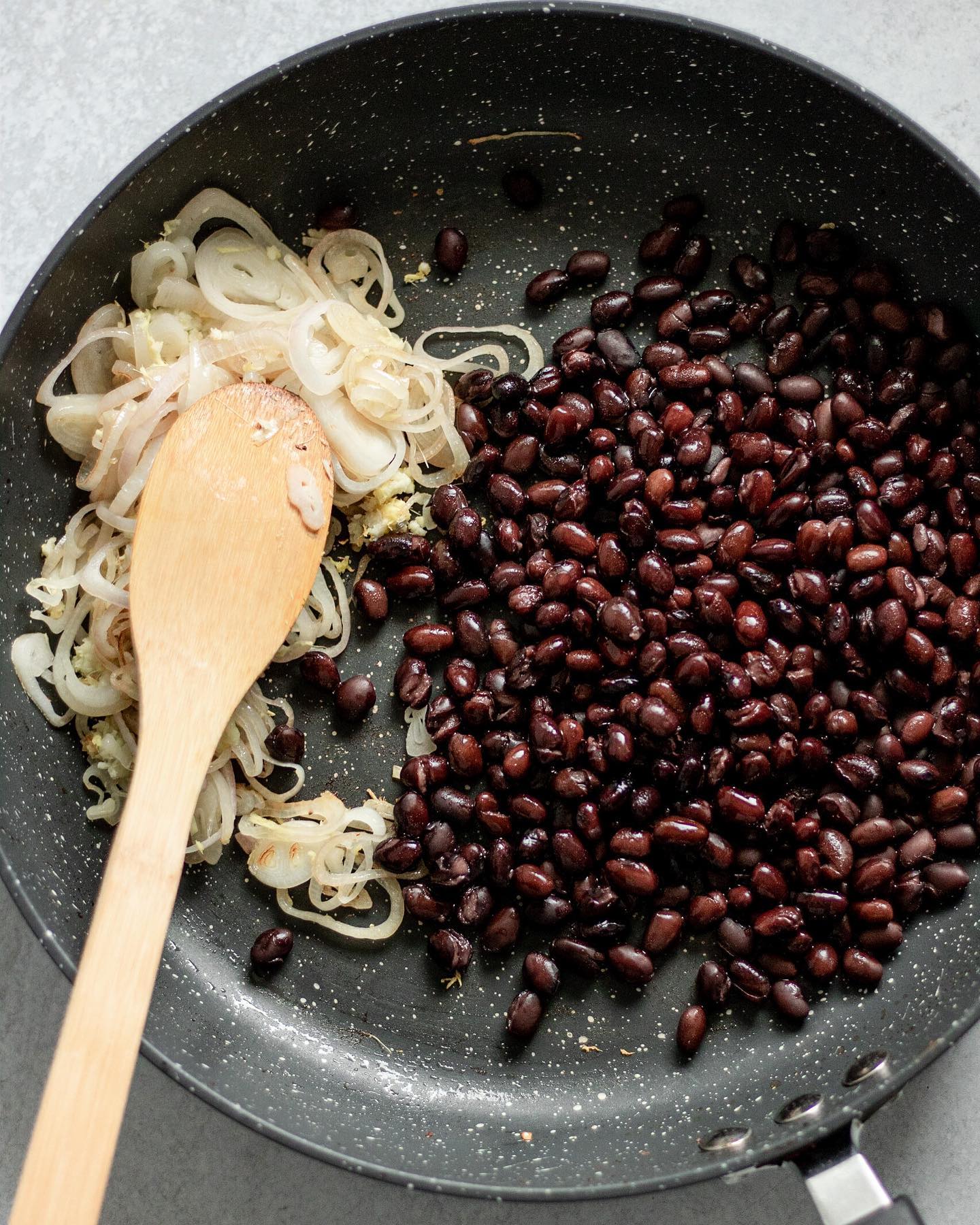 Ginger Black Bean Bowl with Creamy Ginger Sriracha Dressing
