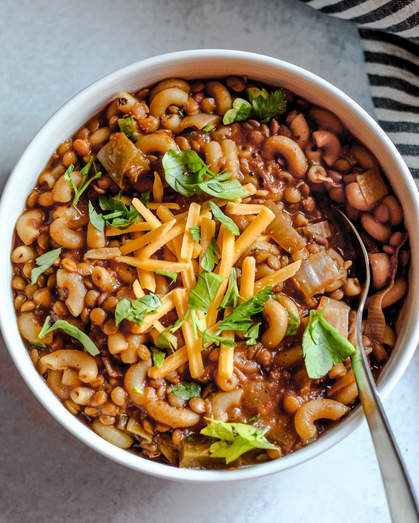 Quick and Easy Vegan Chili Mac