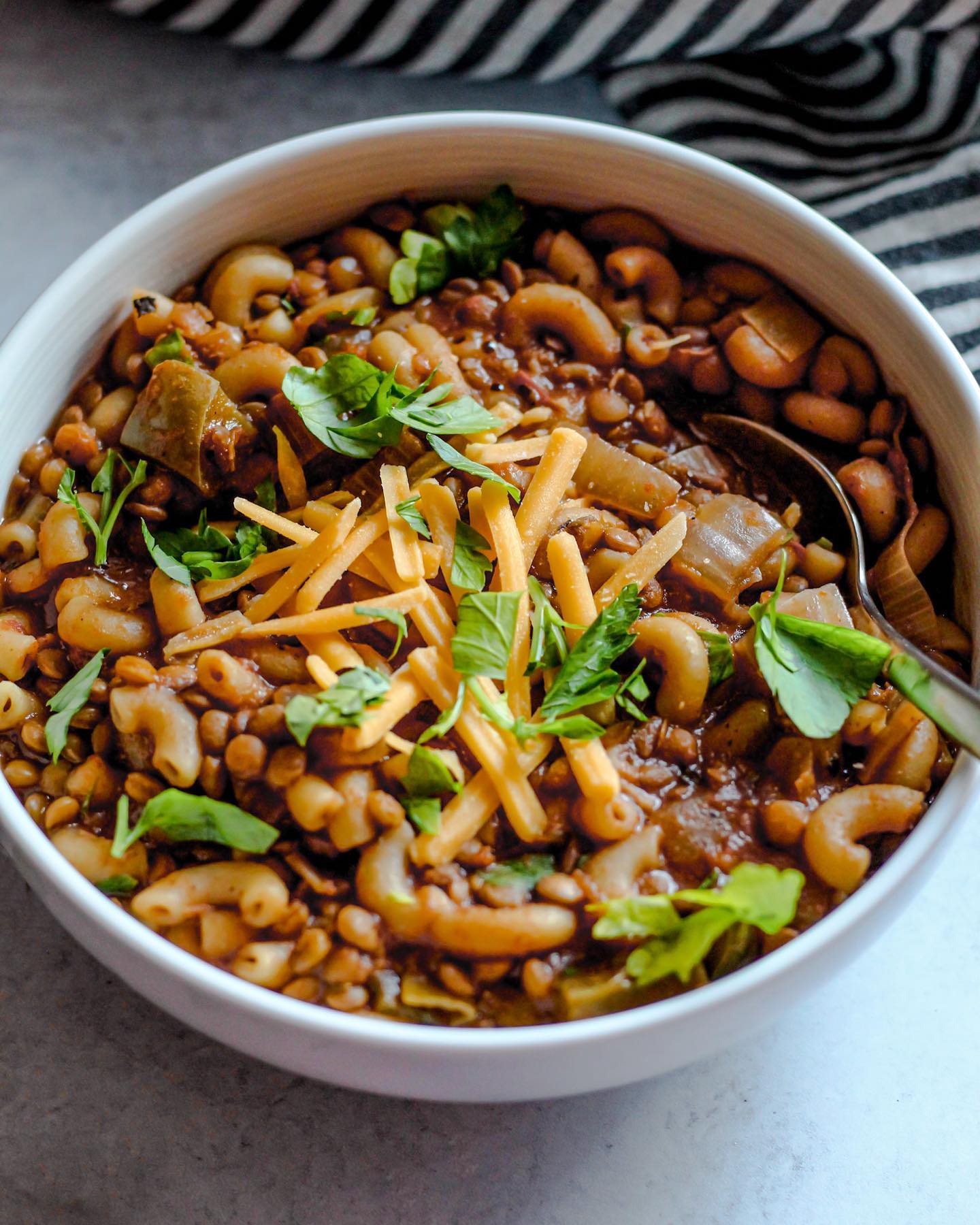 Quick and Easy Vegan Chili Mac