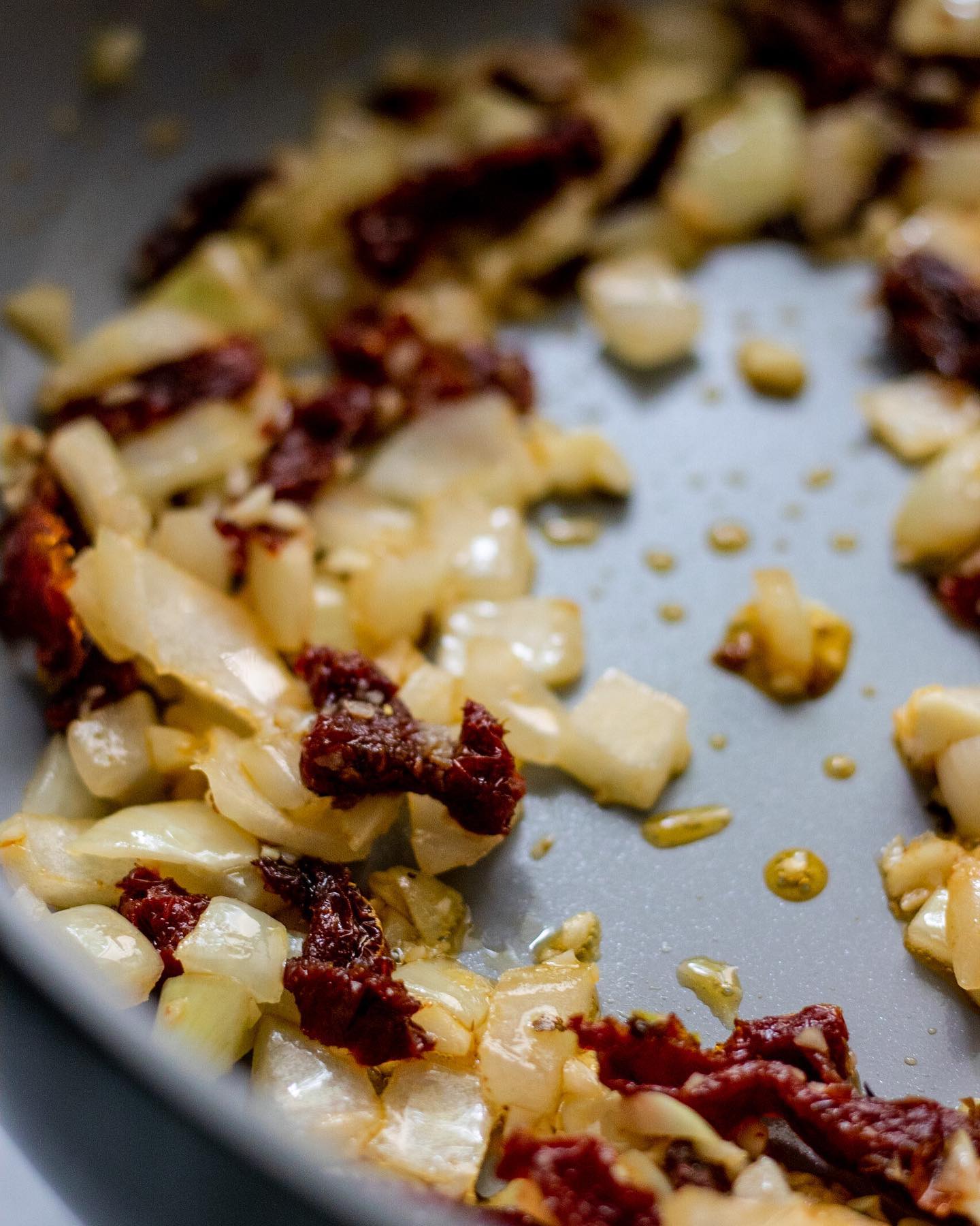 Sun-Dried Tomato White Bean Skillet
