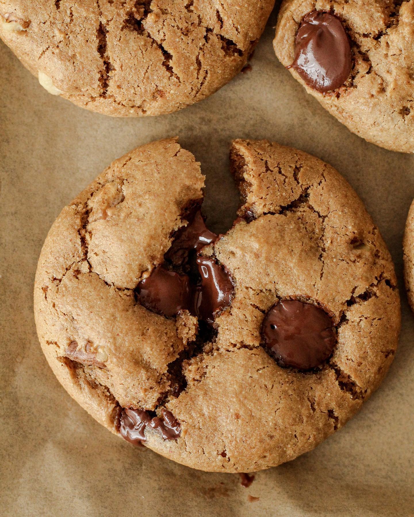 Chocolate Chip Walnut Cookies