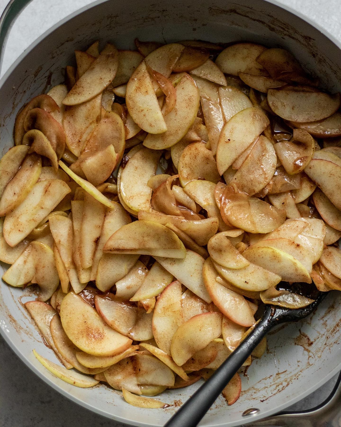 Baked Apple Oatmeal Delight
