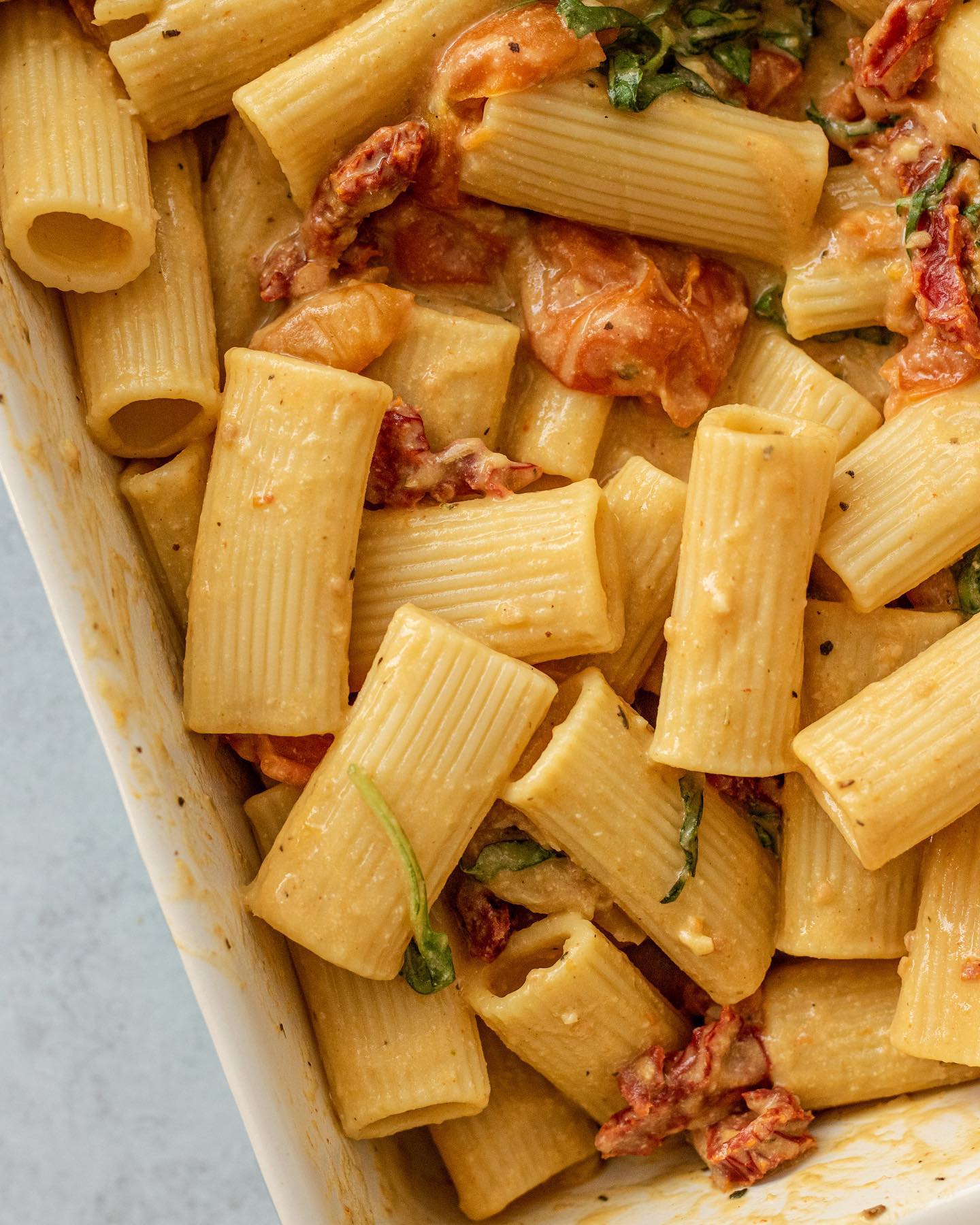 Baked Hummus Pasta with Tomatoes and Basil