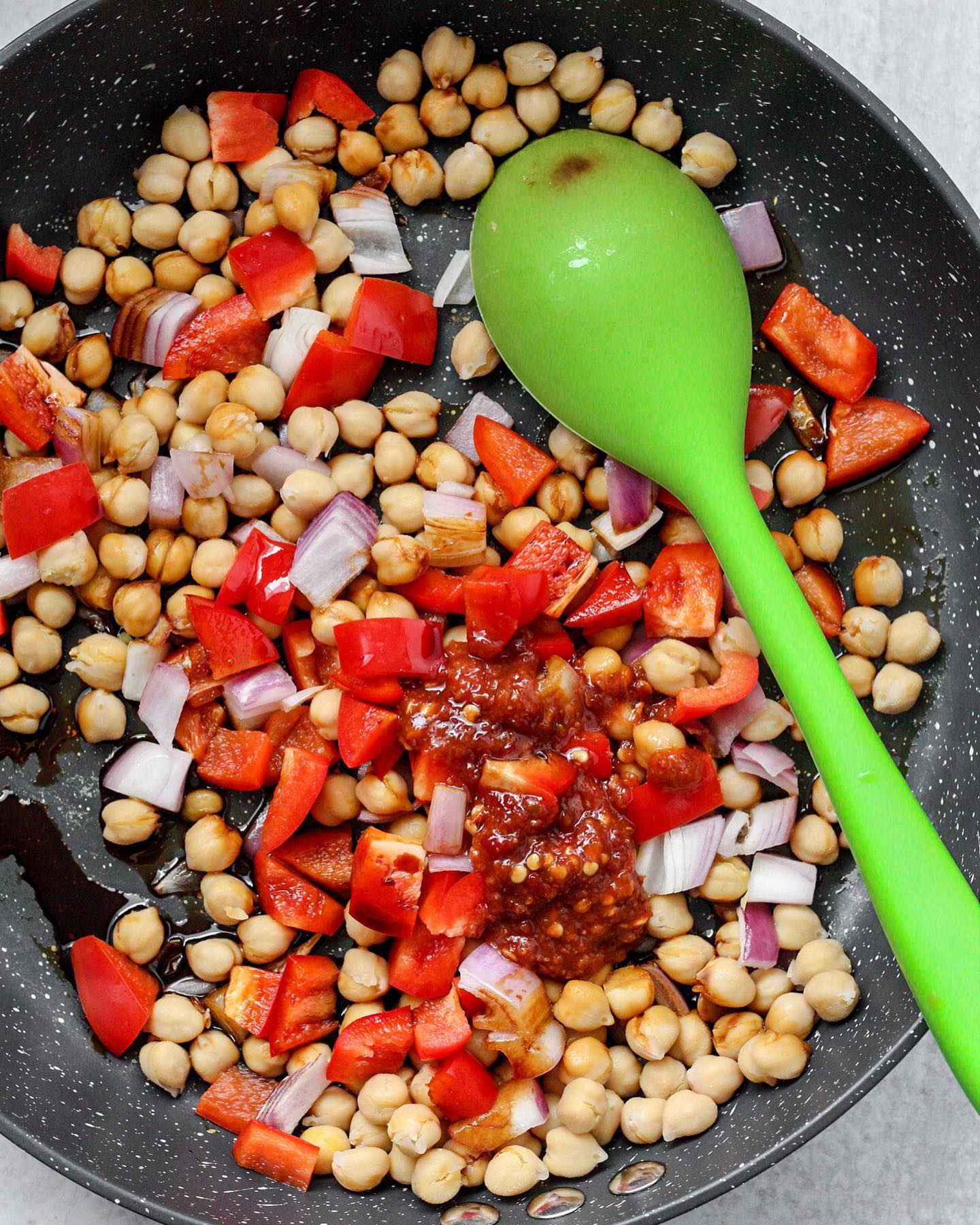Garlic Chili Chickpeas Bowl