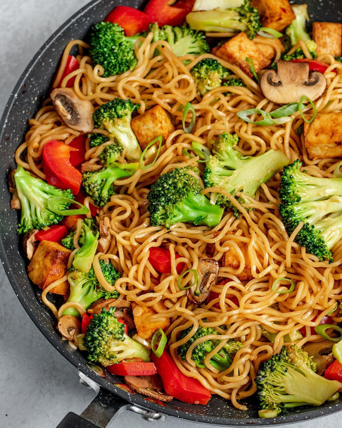 Spicy Sriracha Tofu Noodles