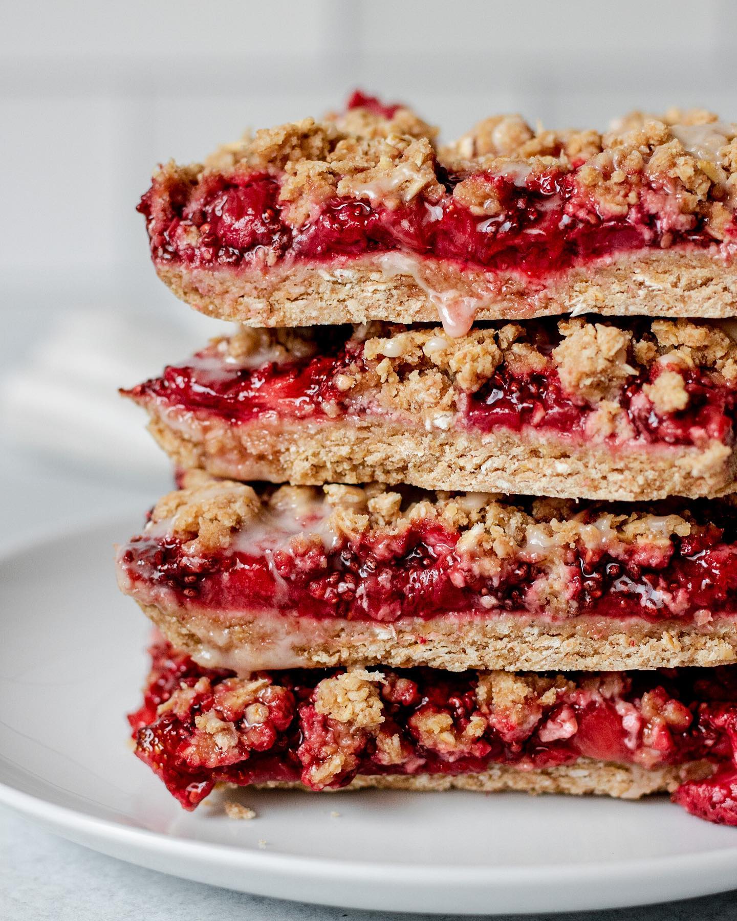 Easy Homemade Strawberry Crumble Bars