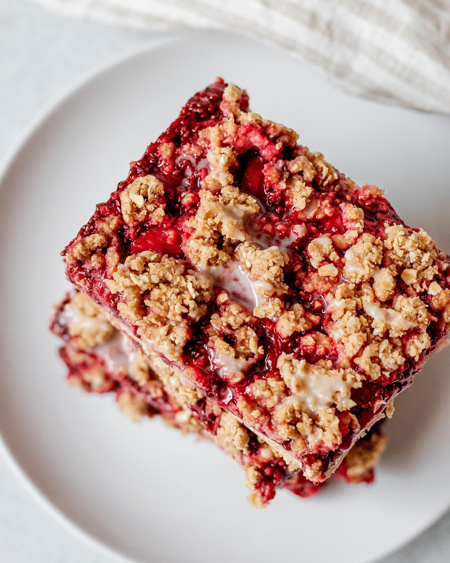 Easy Homemade Strawberry Crumble Bars