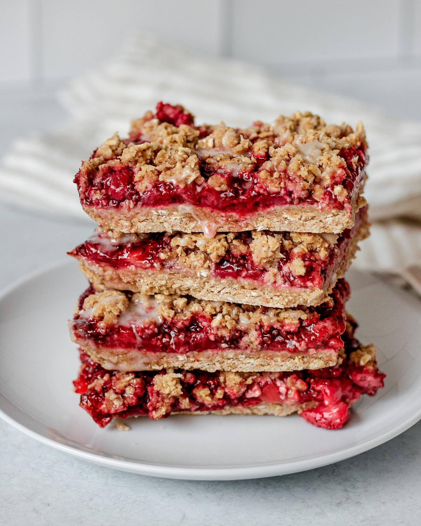 Easy Homemade Strawberry Crumble Bars