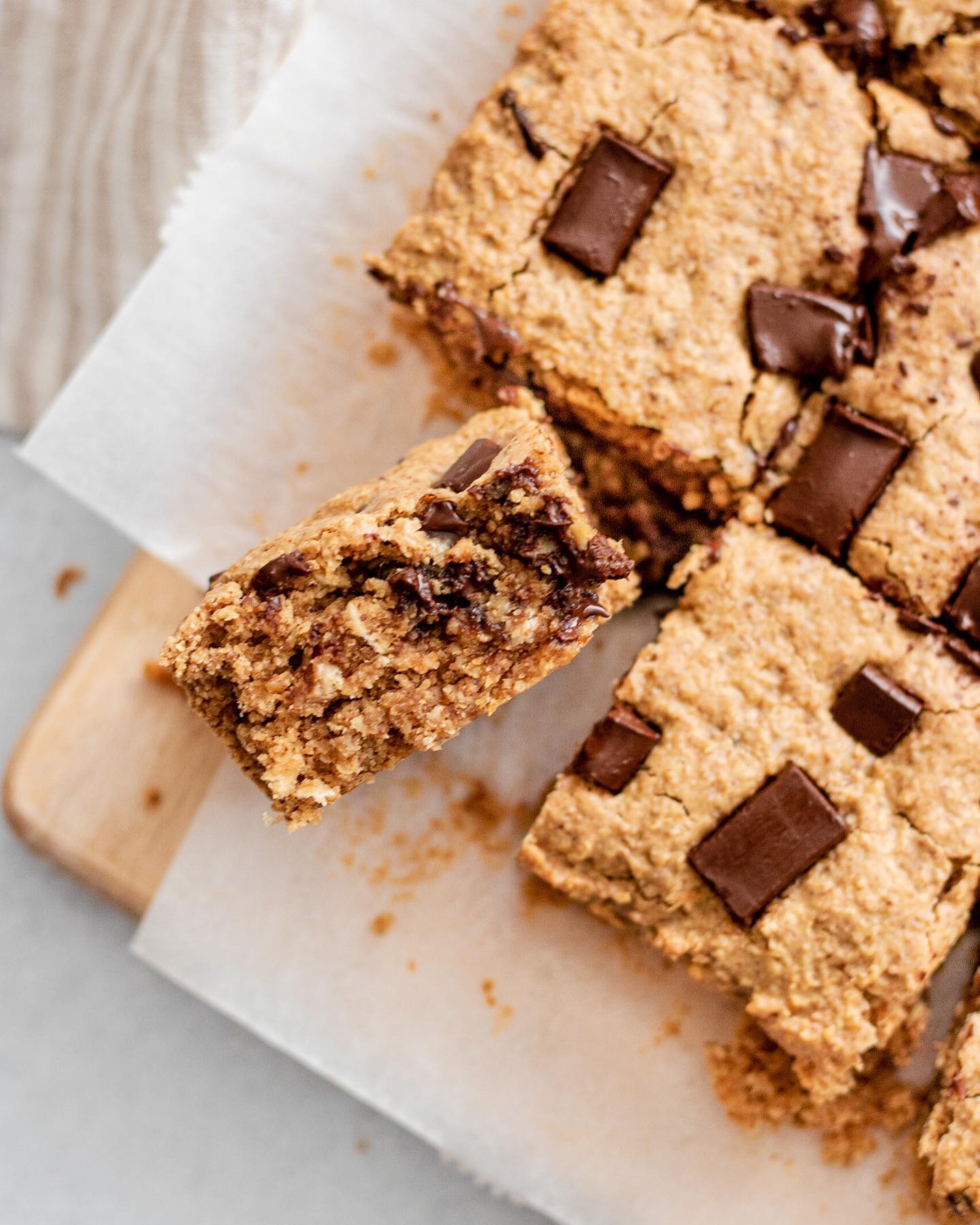 Chocolate Chip Oatmeal Bars