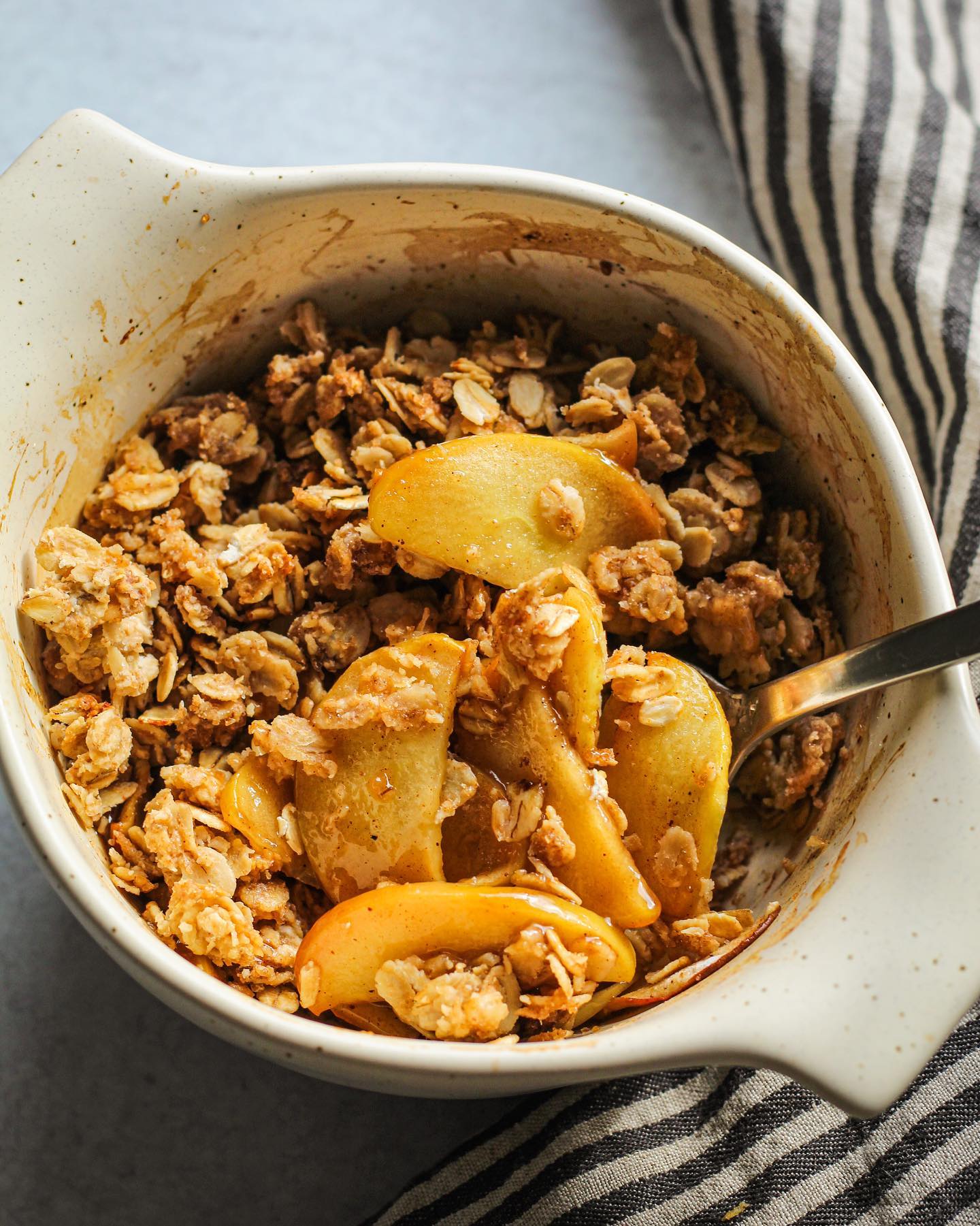 Quick and Easy 5 Ingredient Apple Crisp