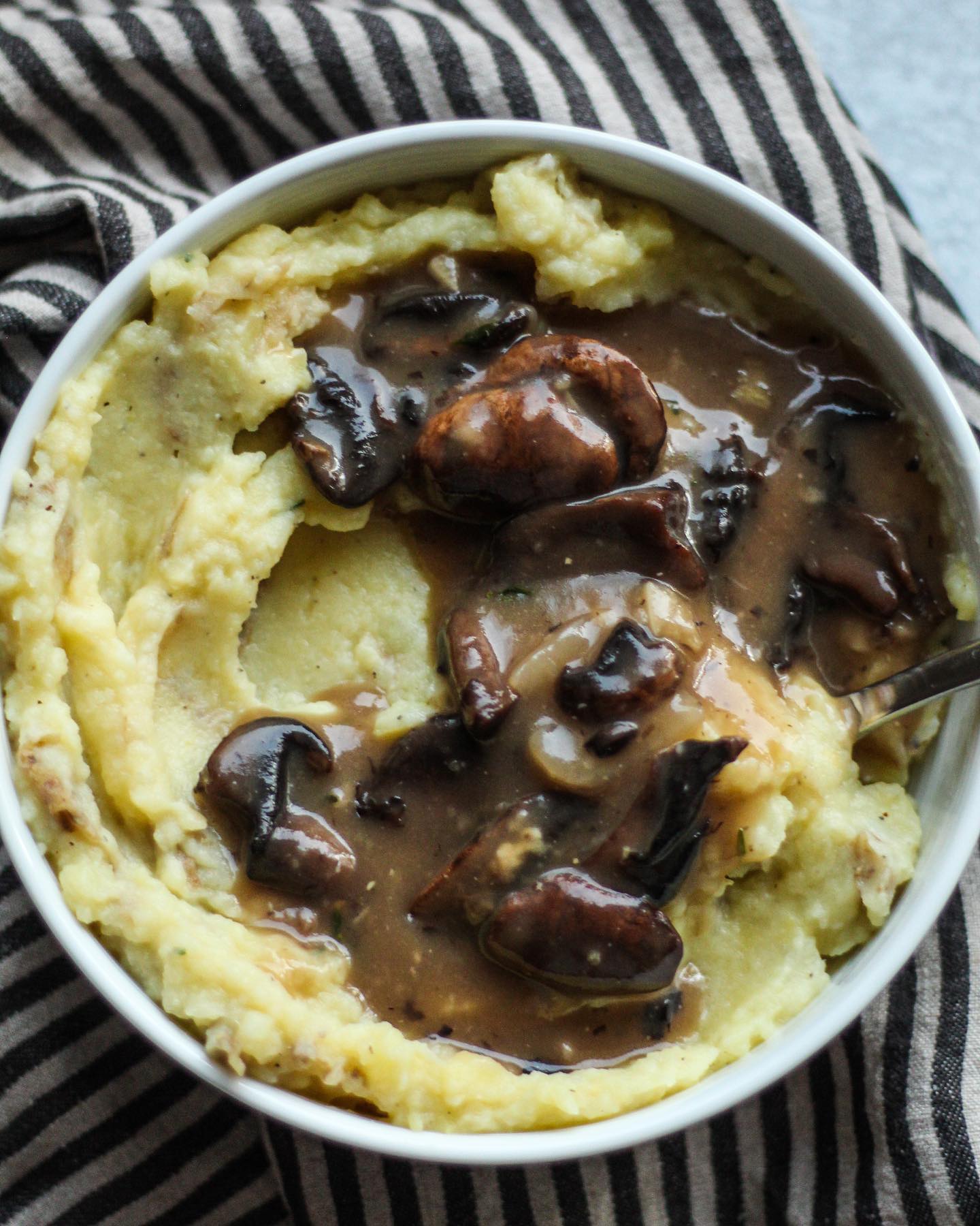 Creamy Mashed Potatoes with Mushroom Gravy