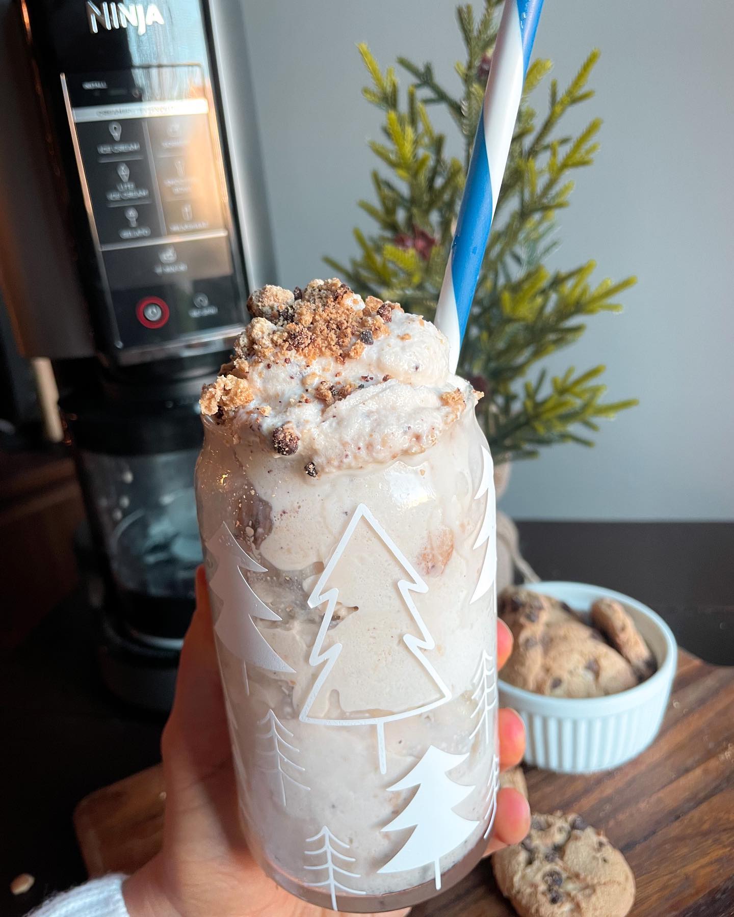 Amaretto Cookie Milkshakes