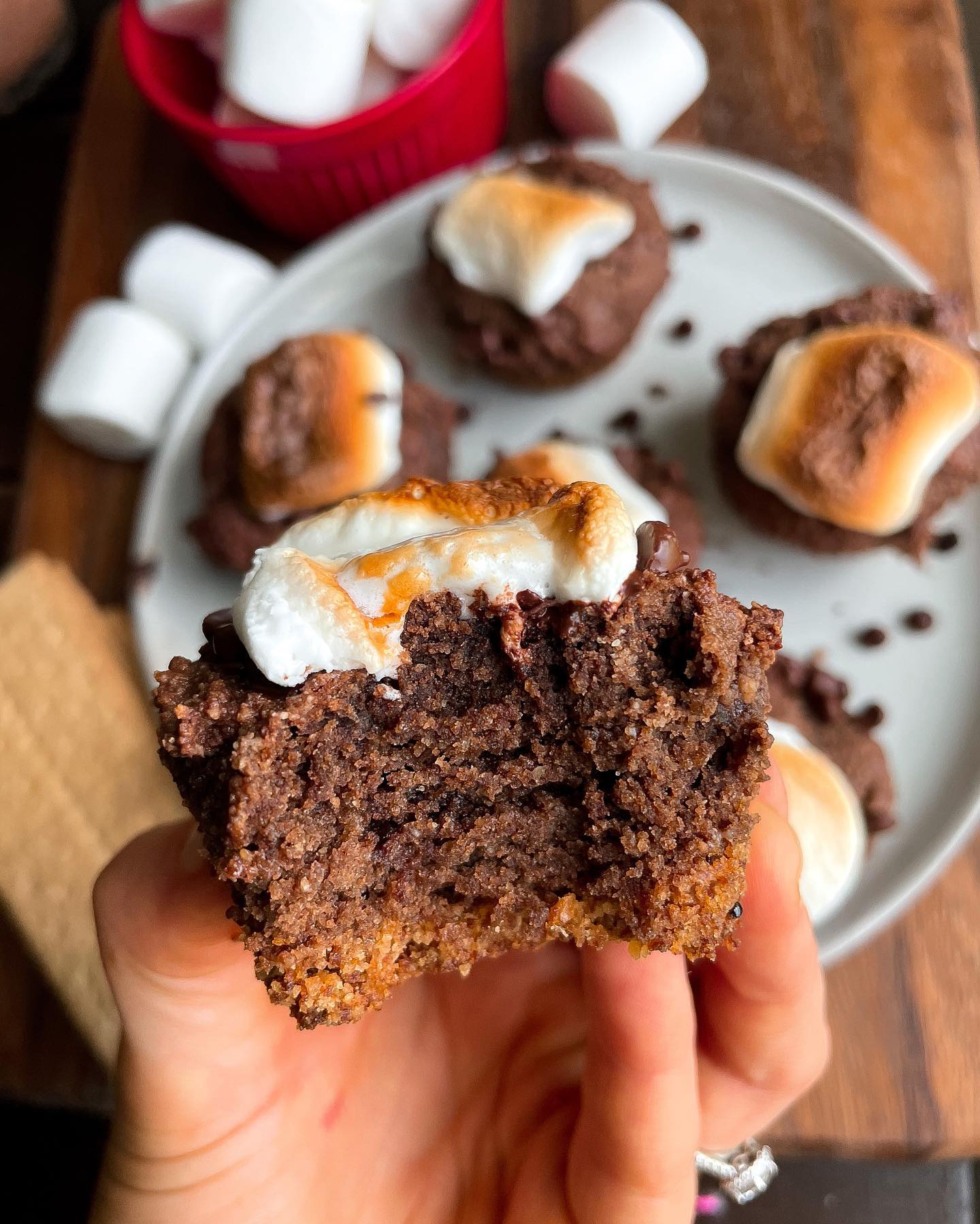 S'mores Muffins: Chocolatey Delights with Graham Cracker Crust