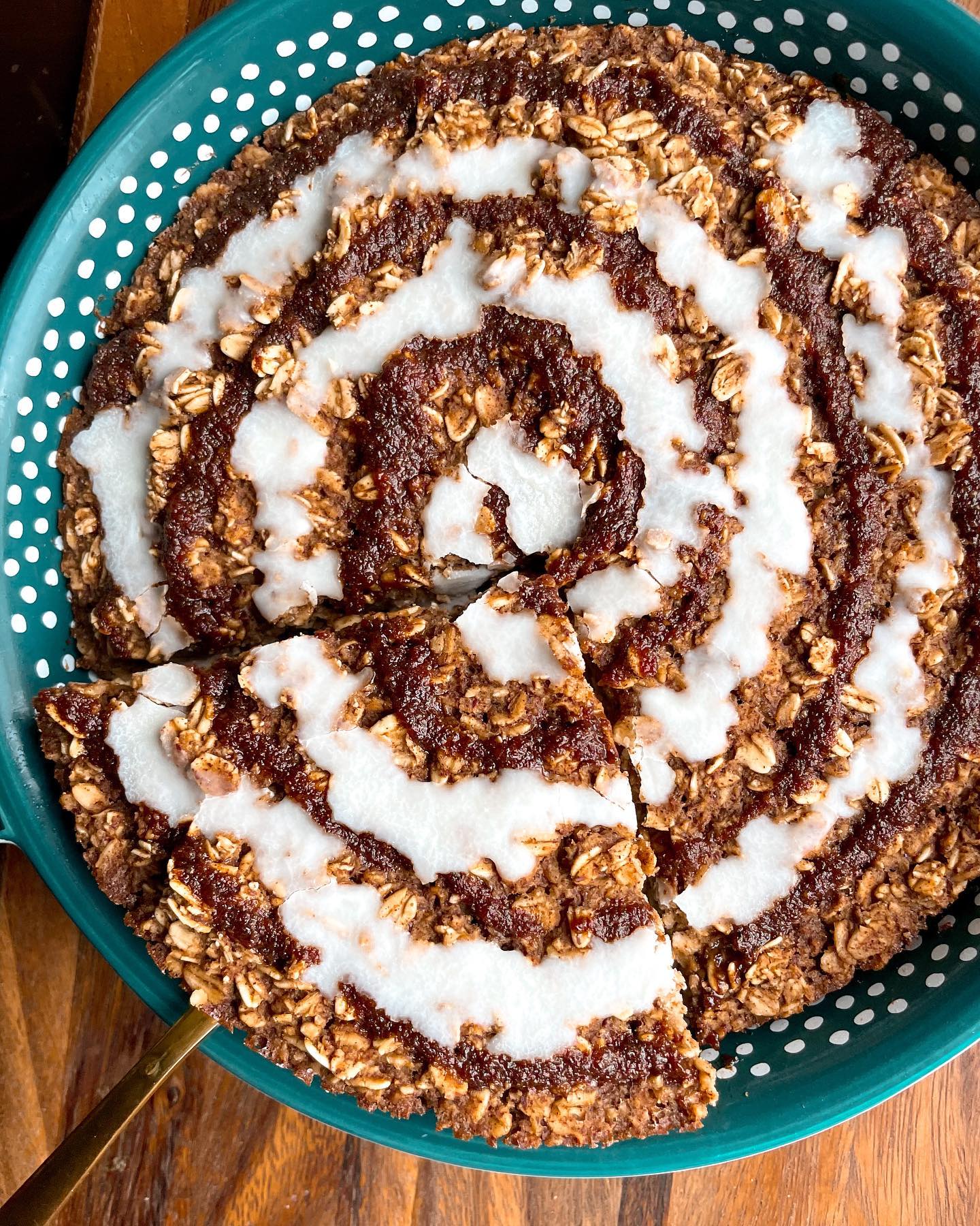 Vegan Cinnamon Roll Baked Oatmeal