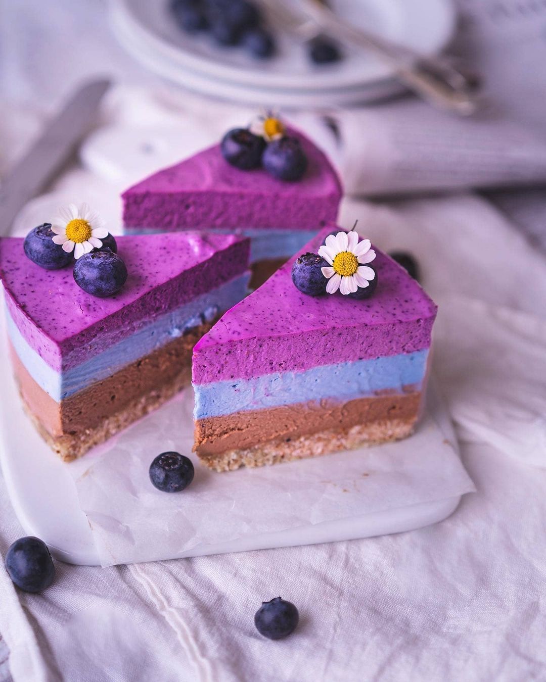 No-Bake Blueberry, Mint, and Chocolate Cake
