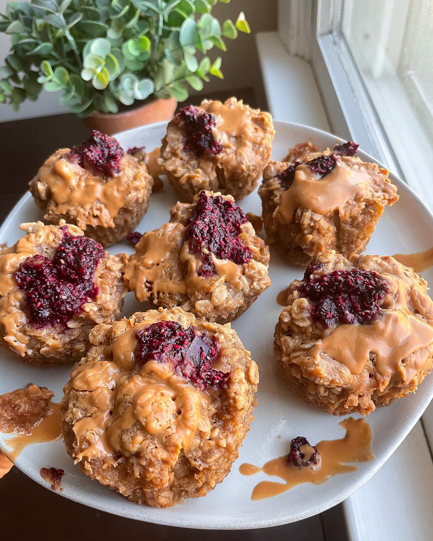 Peanut Butter & Jelly Oatmeal Cups